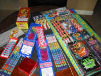 2004-Fireworks.jpg (157388 bytes)
