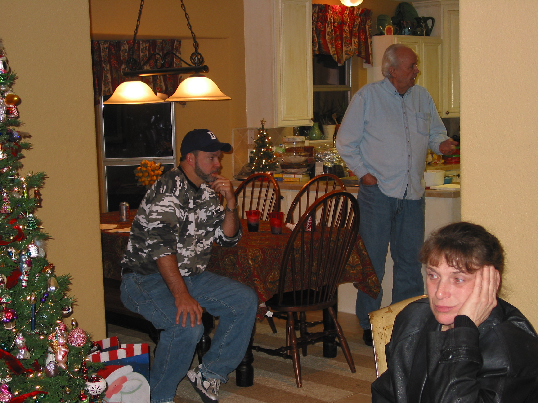 Joey worries about whether Holly will like his gift