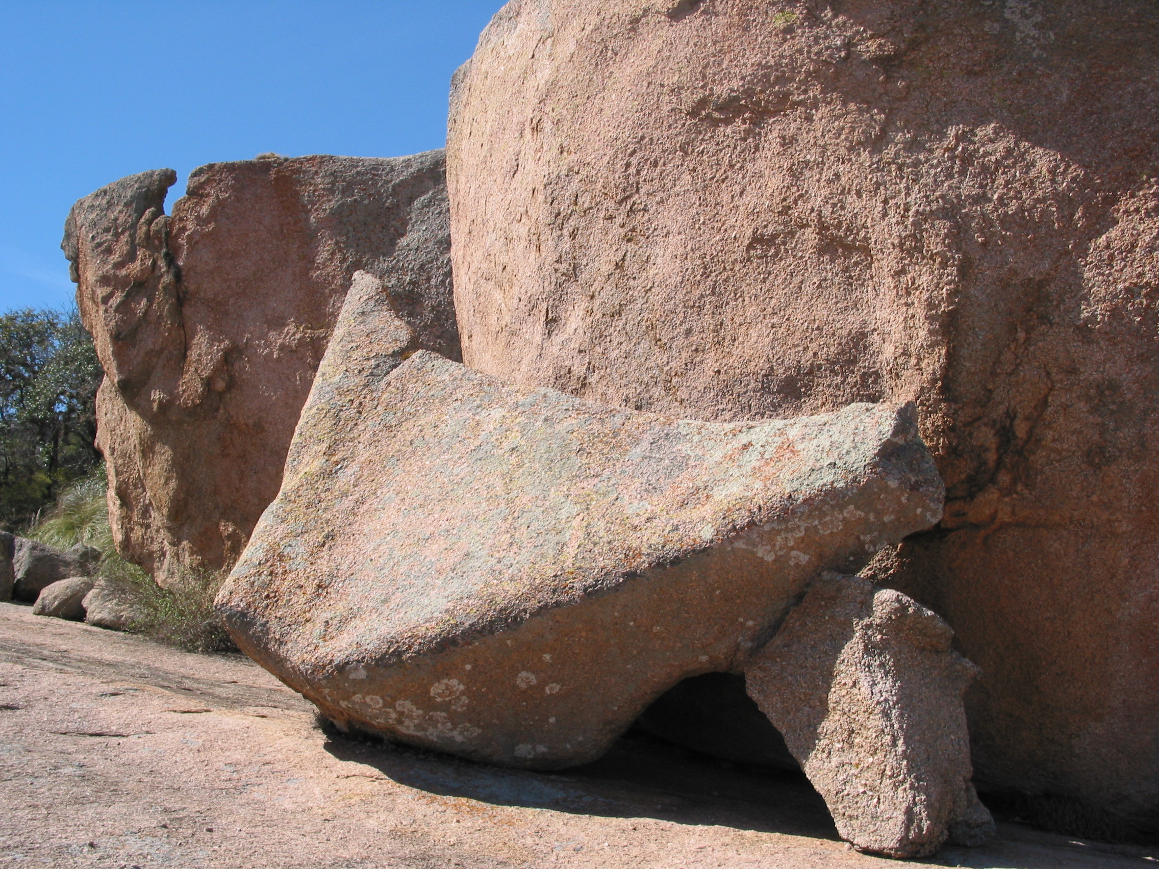 A small cave