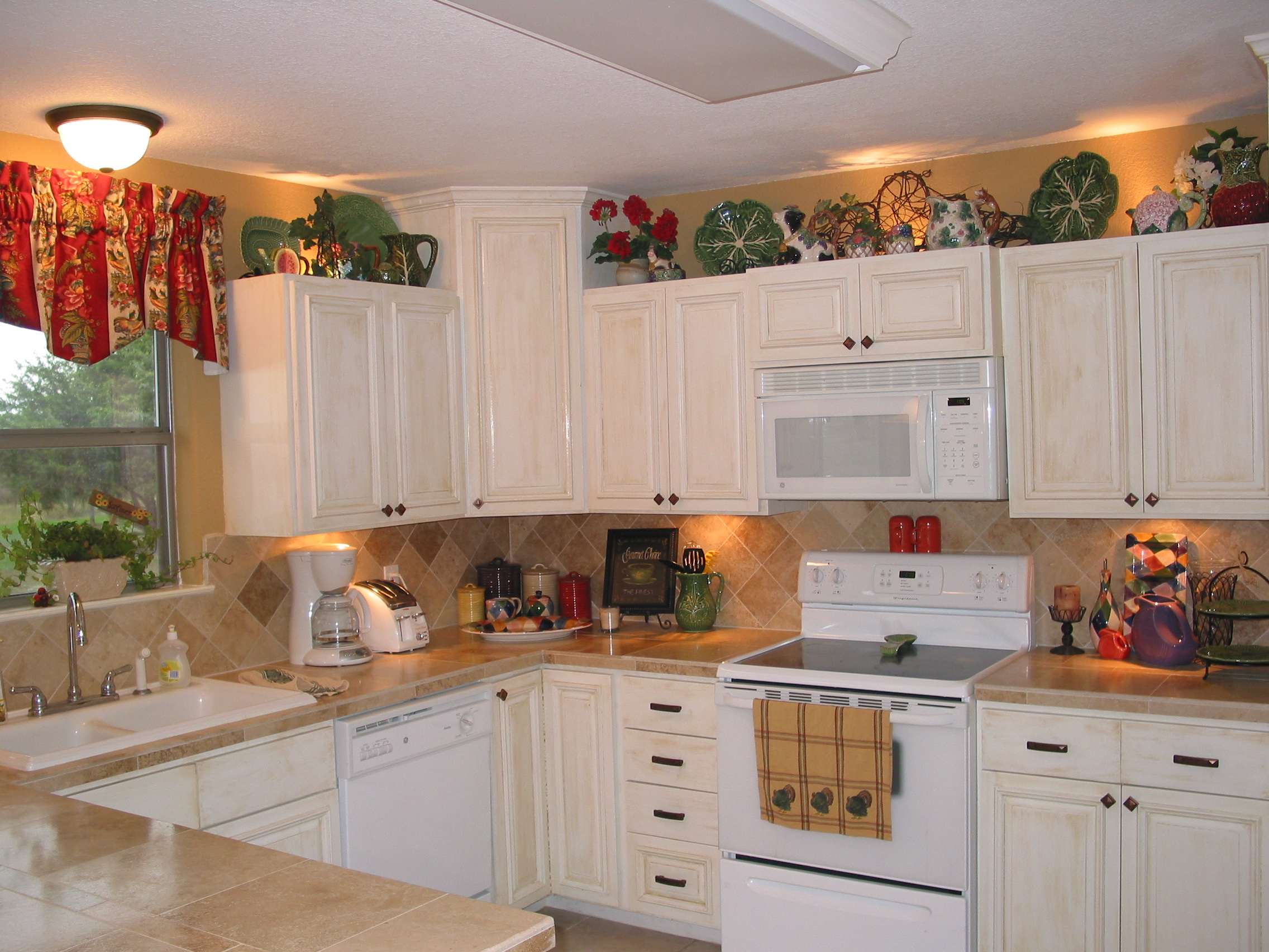 Another kitchen shot