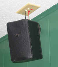 Rear Speaker.jpg (44422 bytes)