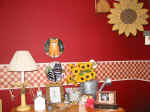 Holly's-dresser-top.jpg (254578 bytes)
